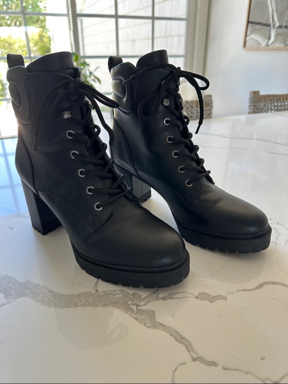 Black Essen aerosols lace front leather boot size 10